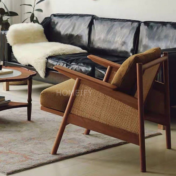 VIOLA Solid Wood Modern Lounge Chair