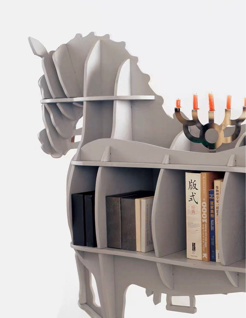 LUMIÈRE Modern Horse Shelf