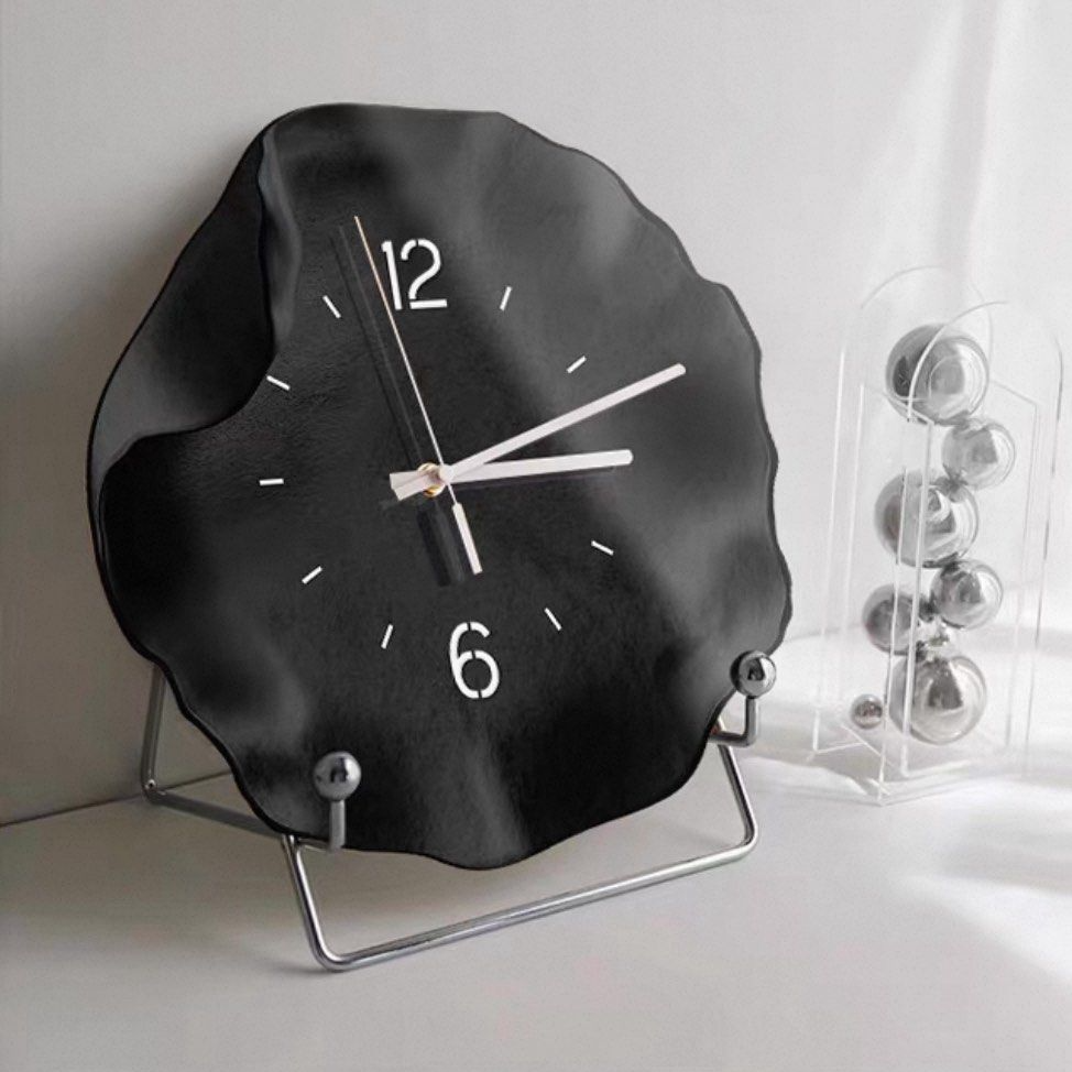 KEIN Modern Artistic Wall  Bedside Clock