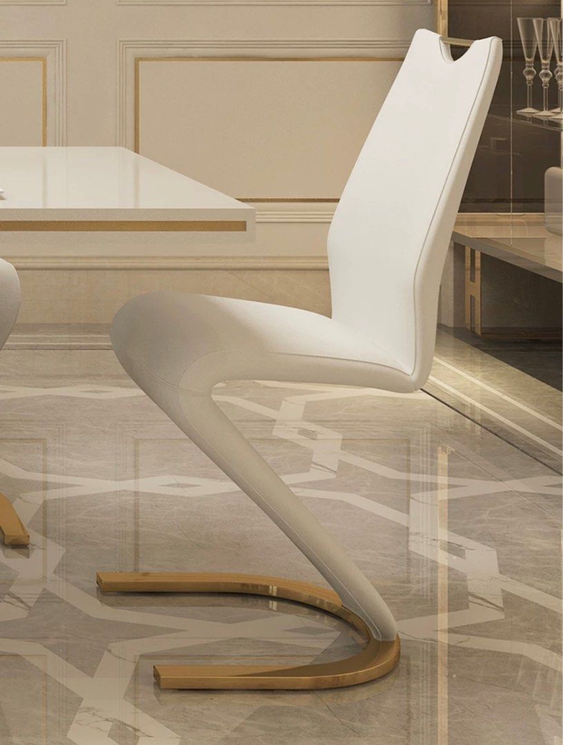 FISCHER Royal Dining Table