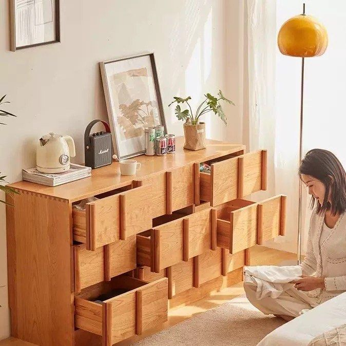 RYNTHIA Modern Solid Wood Chest Of Drawers