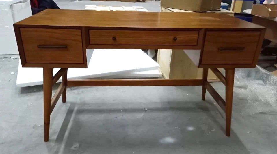 LIONEL Work Desk