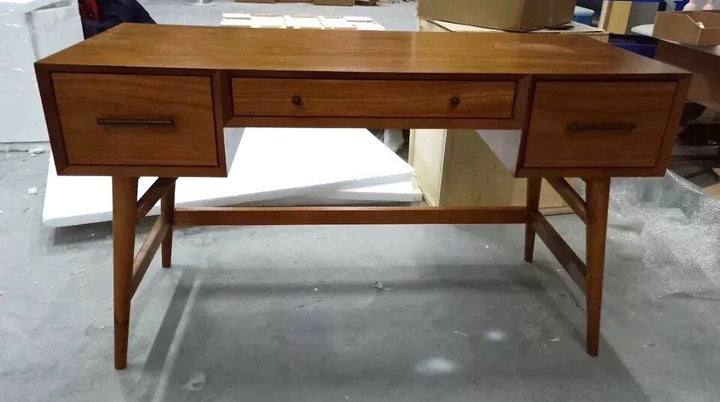 LIONEL Work Desk
