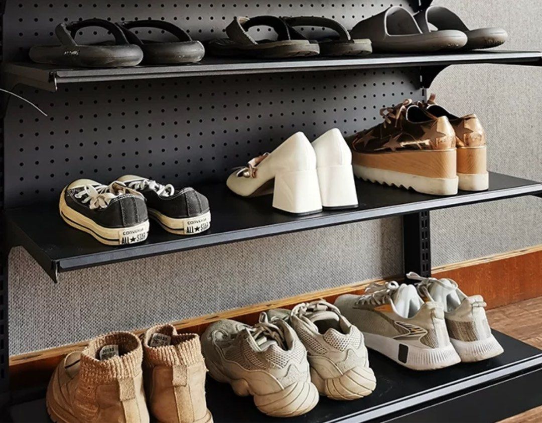 TIBERIUS Industrial Open Concept Wardrobe