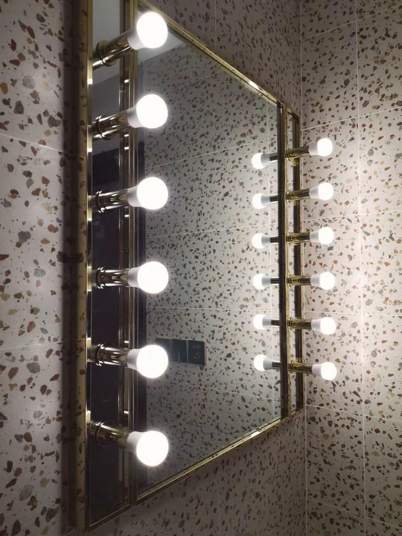 AMELIA Hollywood Spotlight Vanity Mirror