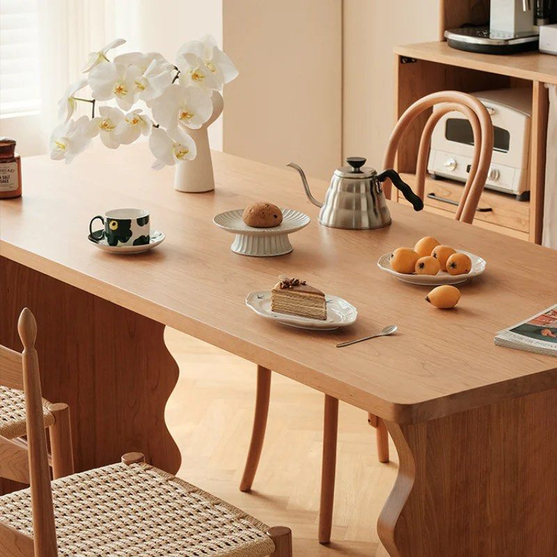 EFRON Wavy Base Dining Table