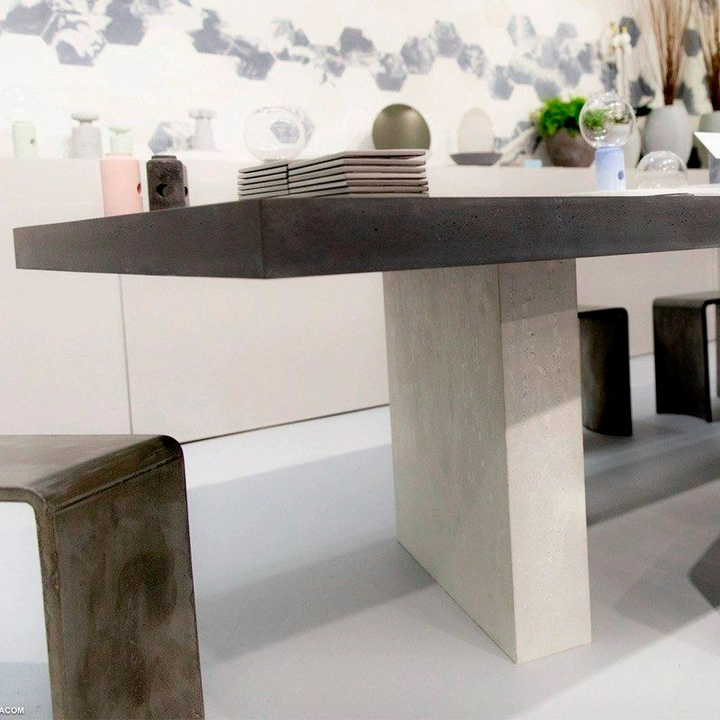 KIZA Modern Industrial Table