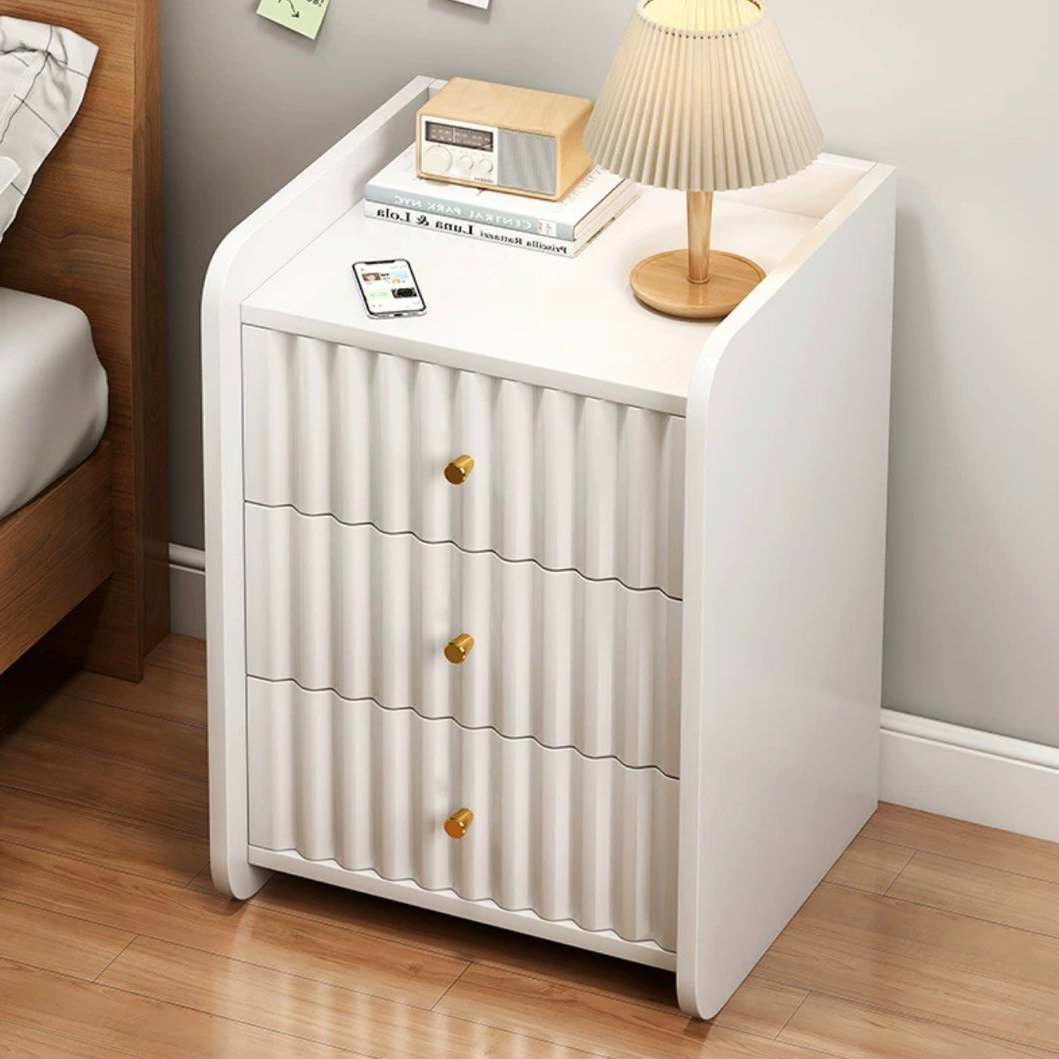 ALEXIS White Side Table