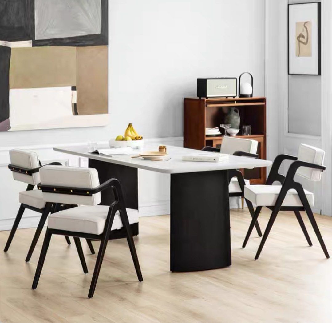 EILIDH Modern Dining Table