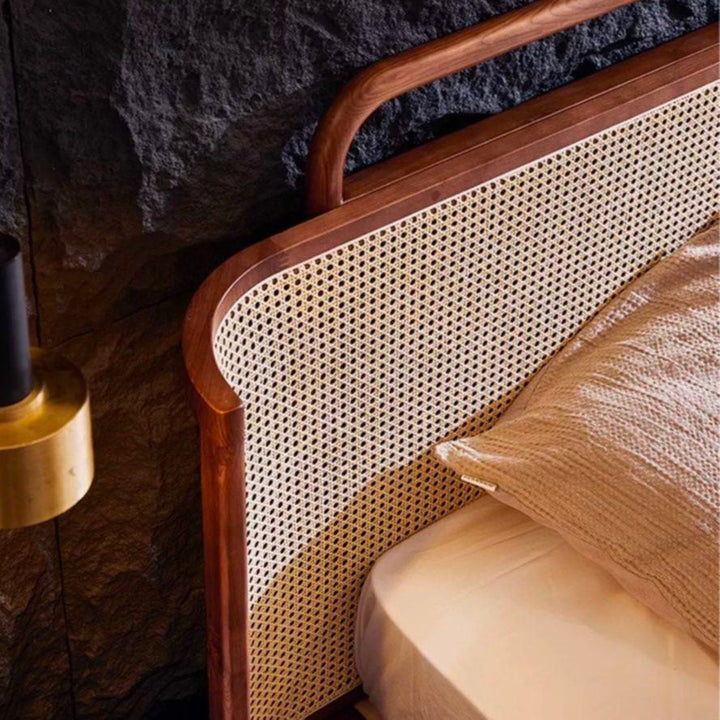 GARFEN Vintage Rattan Bedframe