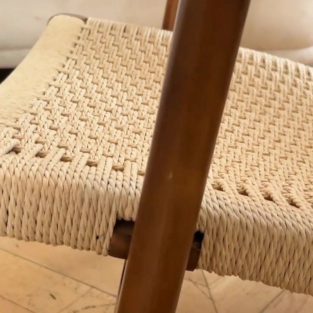 LIVIA Armchair