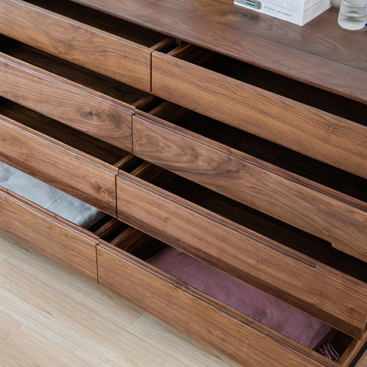 HODREA 8 Drawer Dresser
