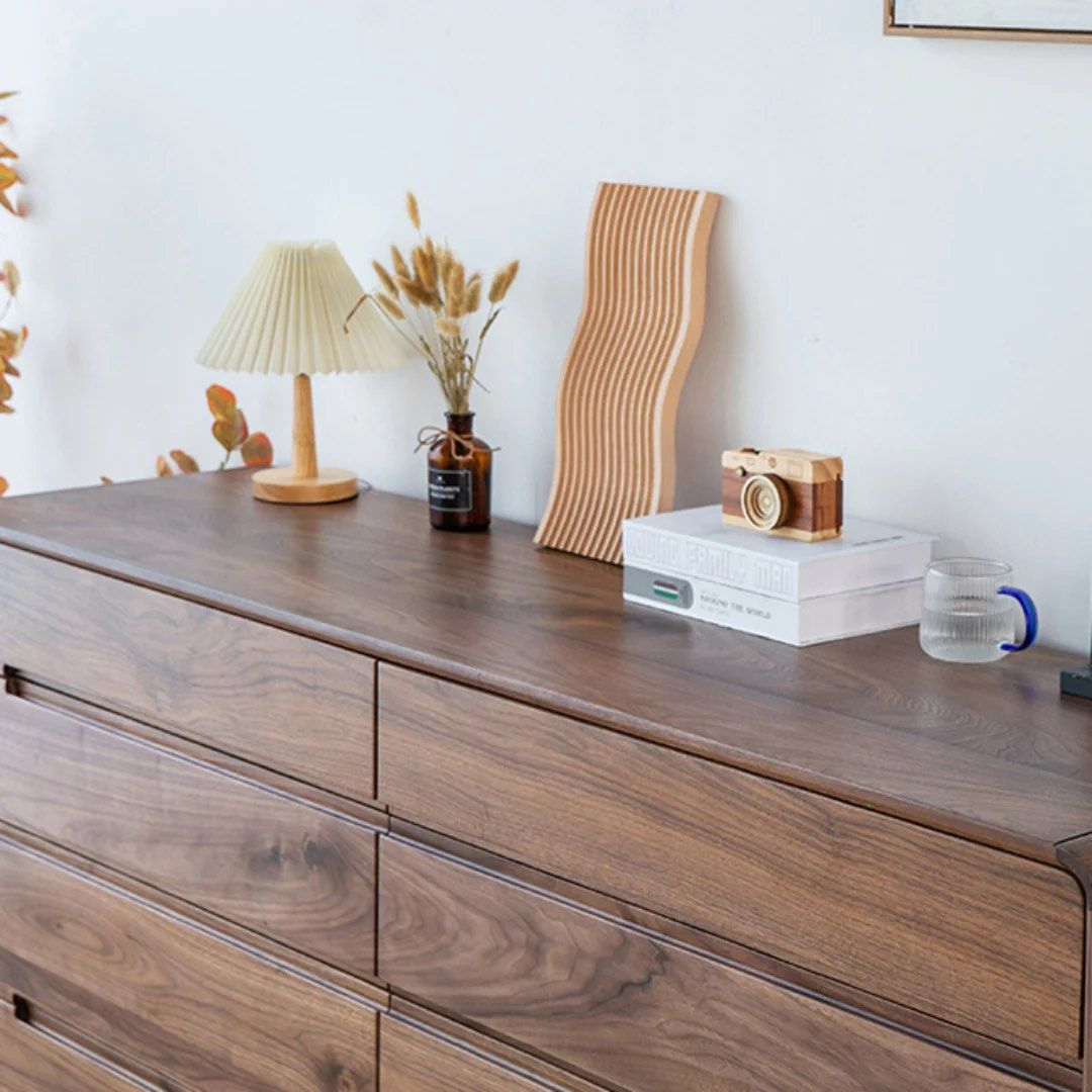 HODREA 8 Drawer Dresser