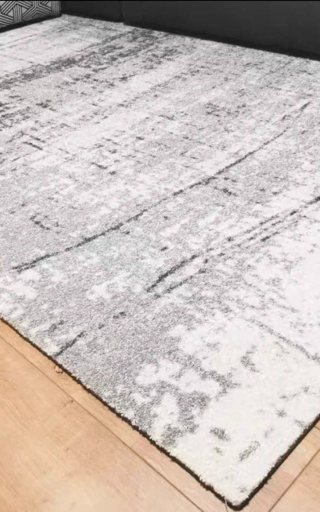 ARKA Distressed Rug