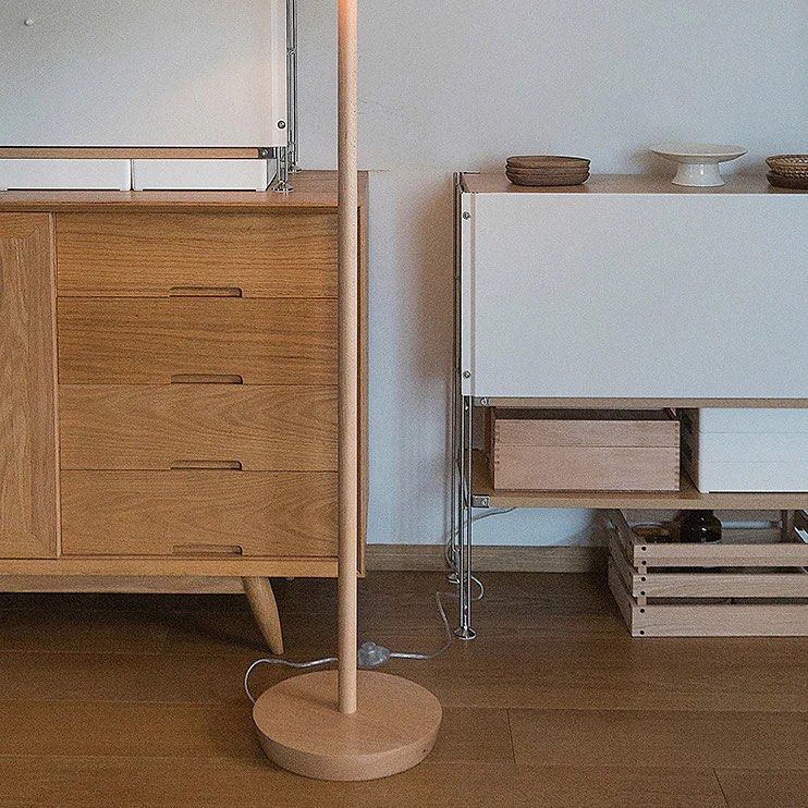 HUE Wooden Floor Lamp