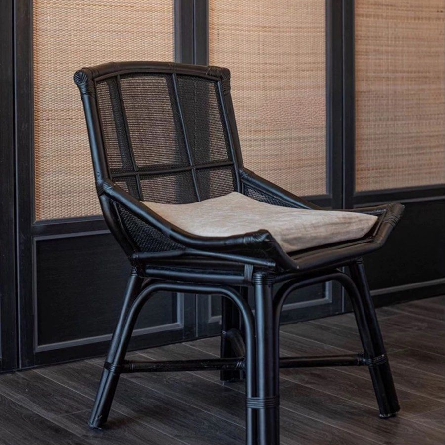 NEISTA Indoor/Outdoor Rattan Chair