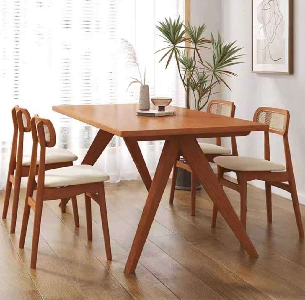 HOLLIA Modern Solid Wood Dining Table