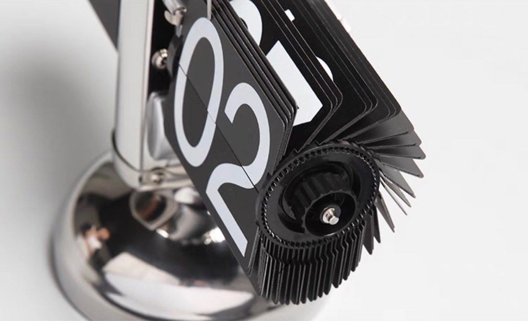 JHUDE Modern Automated Clock