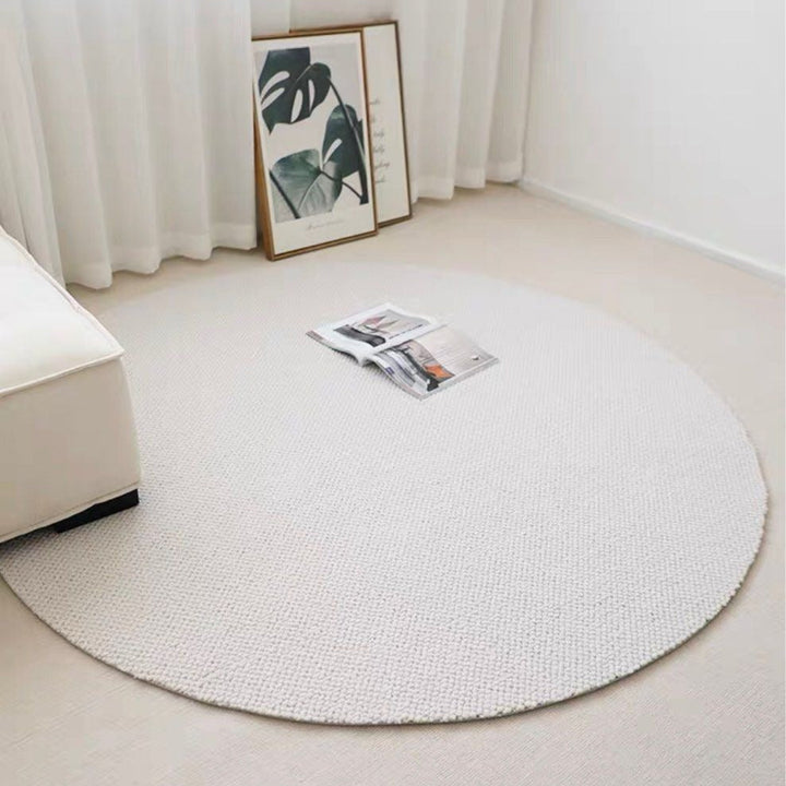 ERNIE Minimalist Round Wool Rug