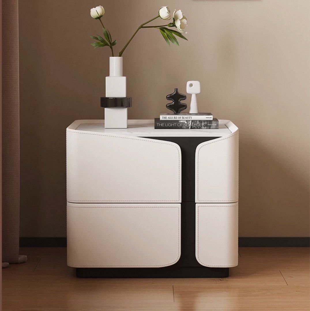 THOR Modern Saddle Leather Bedside Table