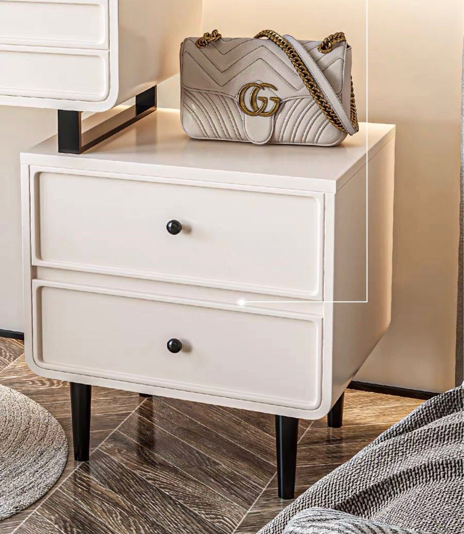 KILYRA Modern Vanity Table