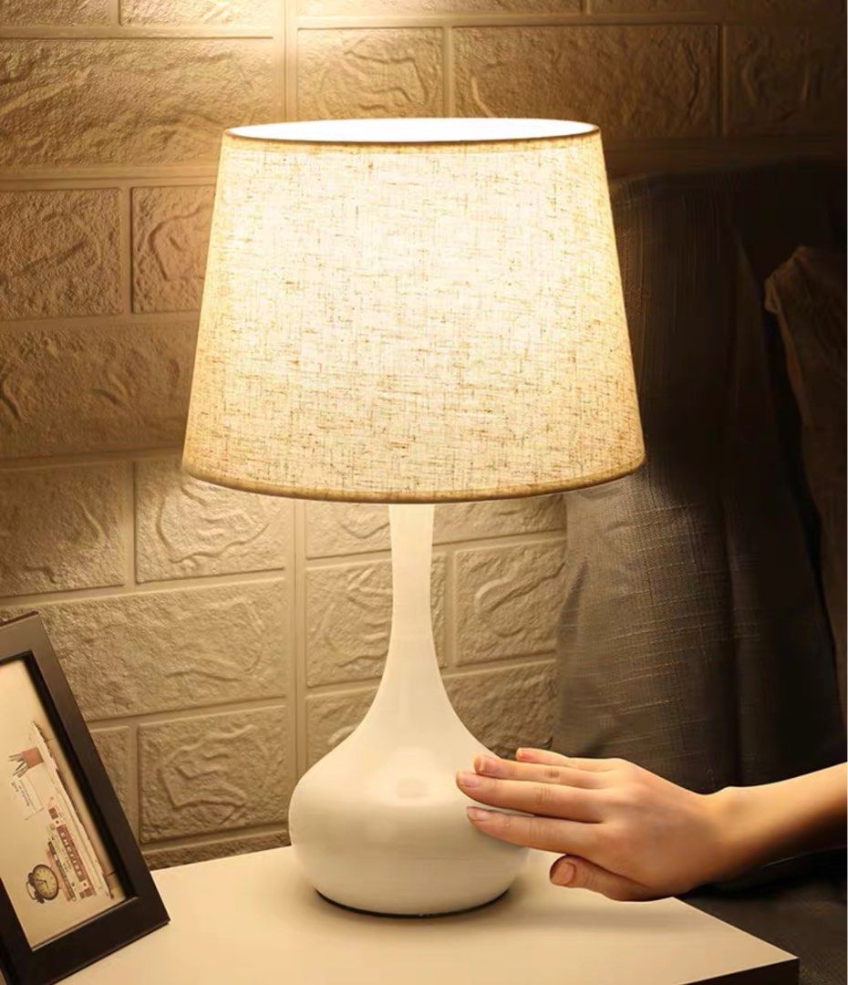 KURSTON Modern Table Lamp