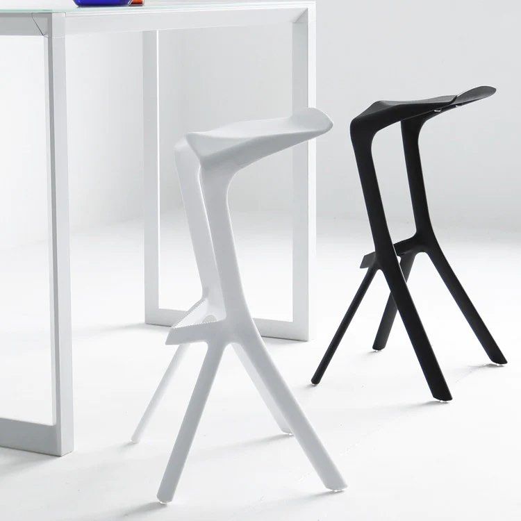 LEVI Creative Bar Stool (set of 2)