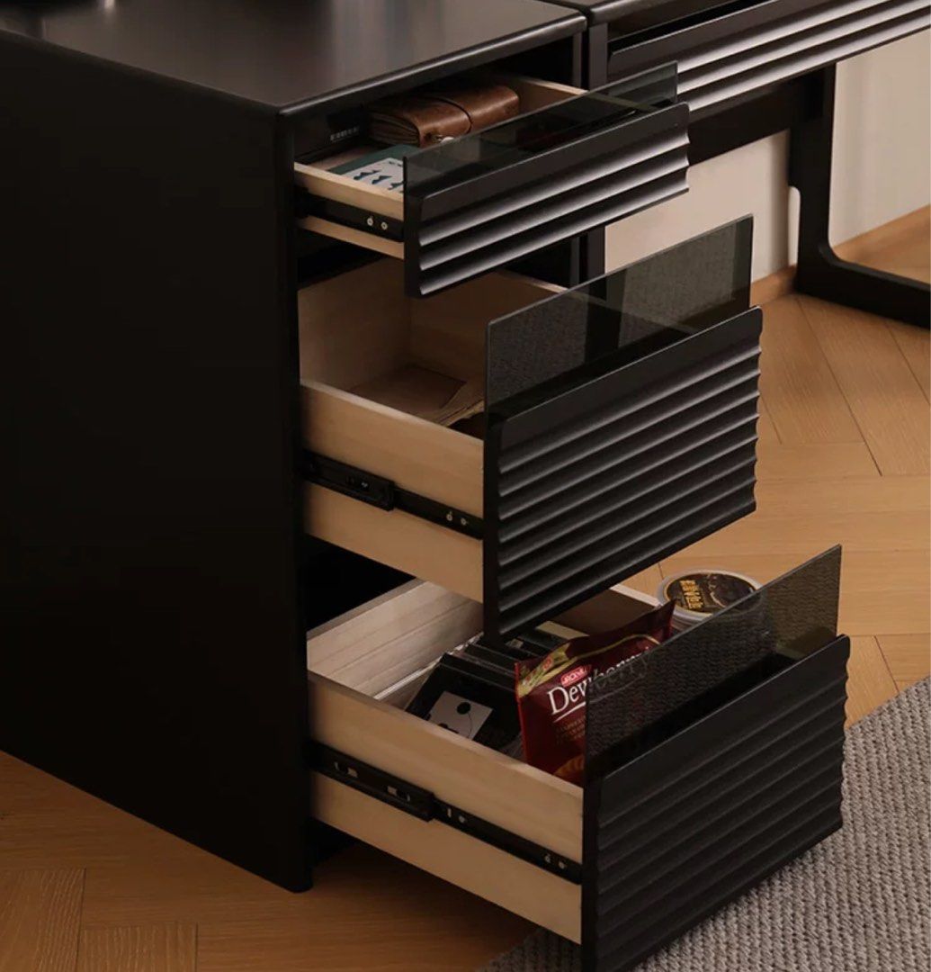 MADDEN Modern Solid Wood Study Table