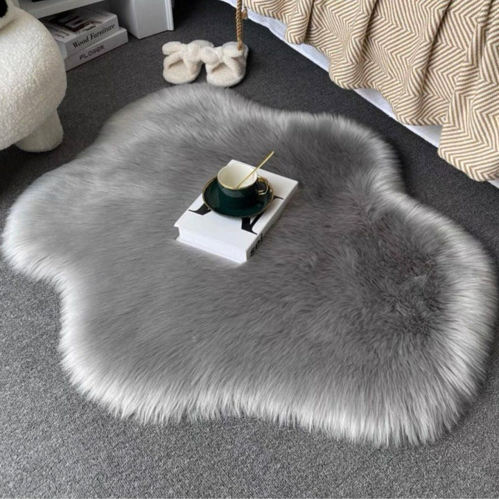 TORS Fluffy Minimalistic Rug