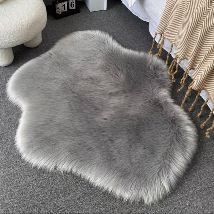 TORS Fluffy Minimalistic Rug