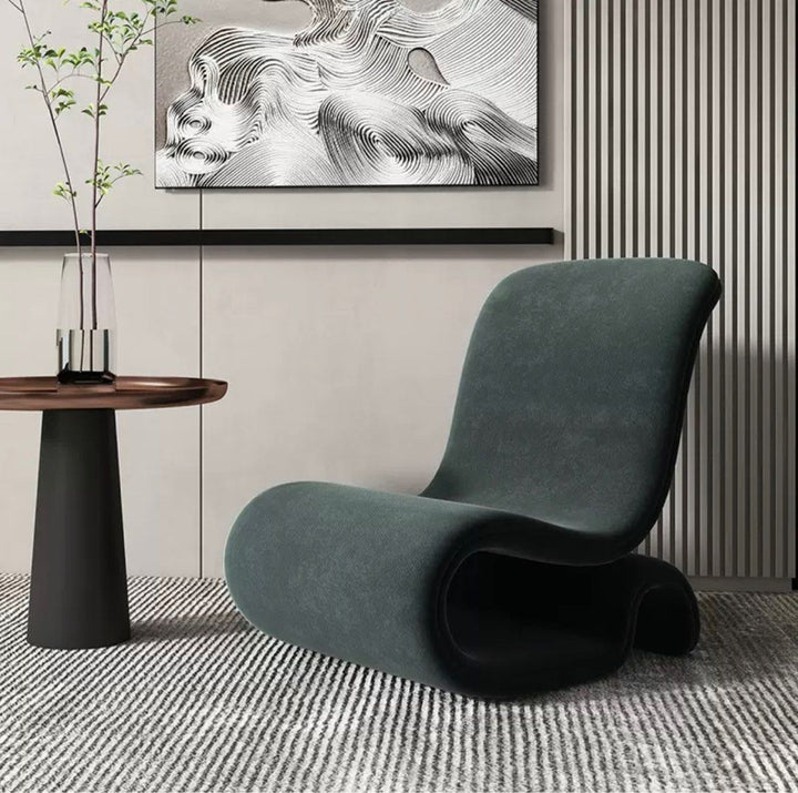HOLLIS Modern Lounge Chair