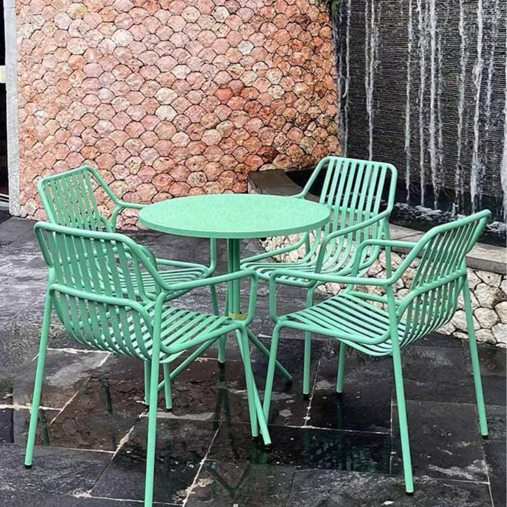 ARIEN Modern Outdoor Table & Chairs