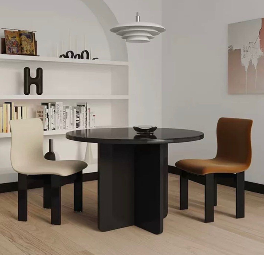 AUBREY Round Dining Table