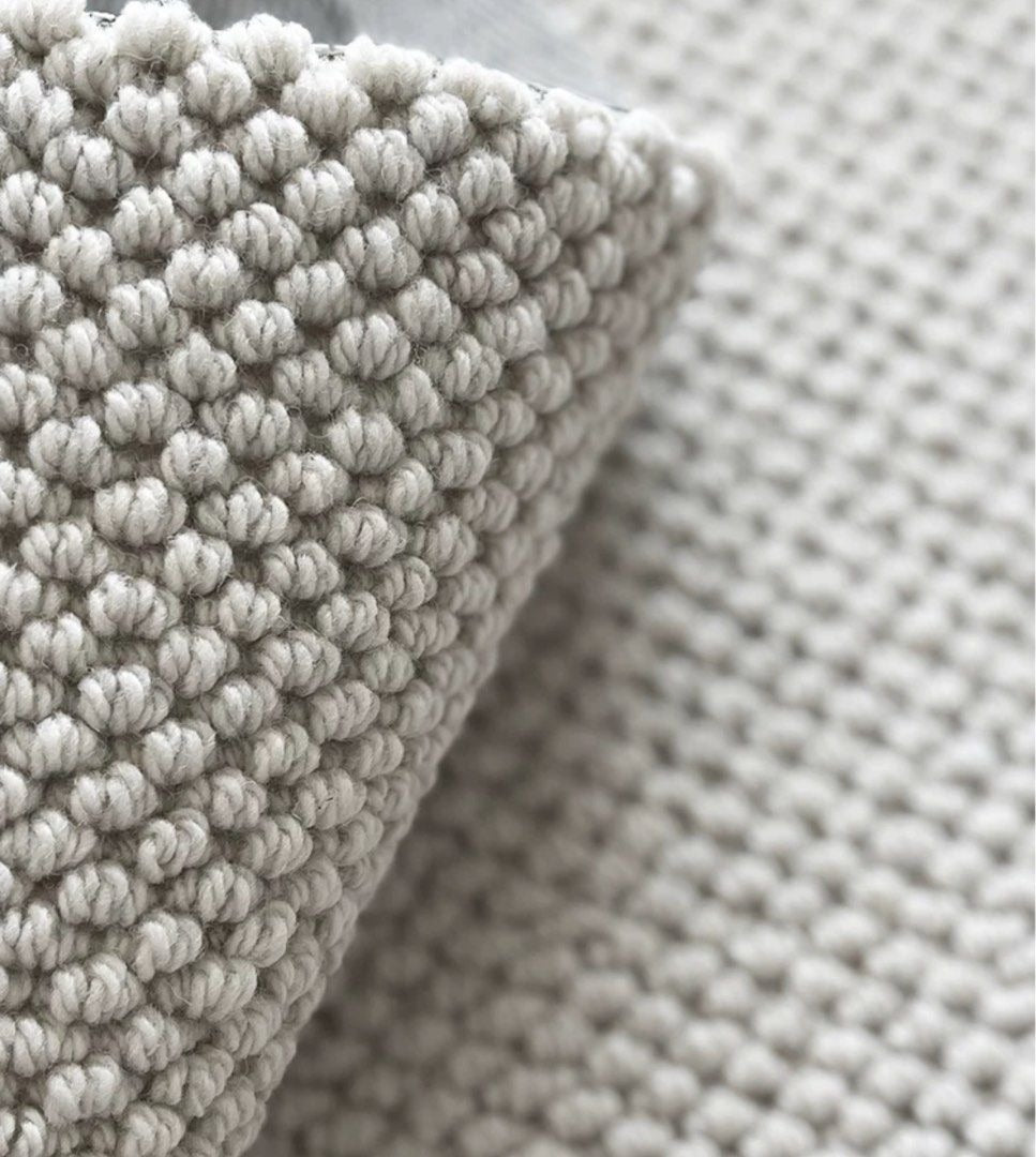 MICHAEL Minimalist Wool Rug