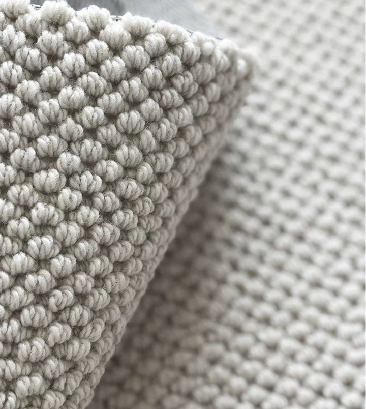 MICHAEL Minimalist Wool Rug