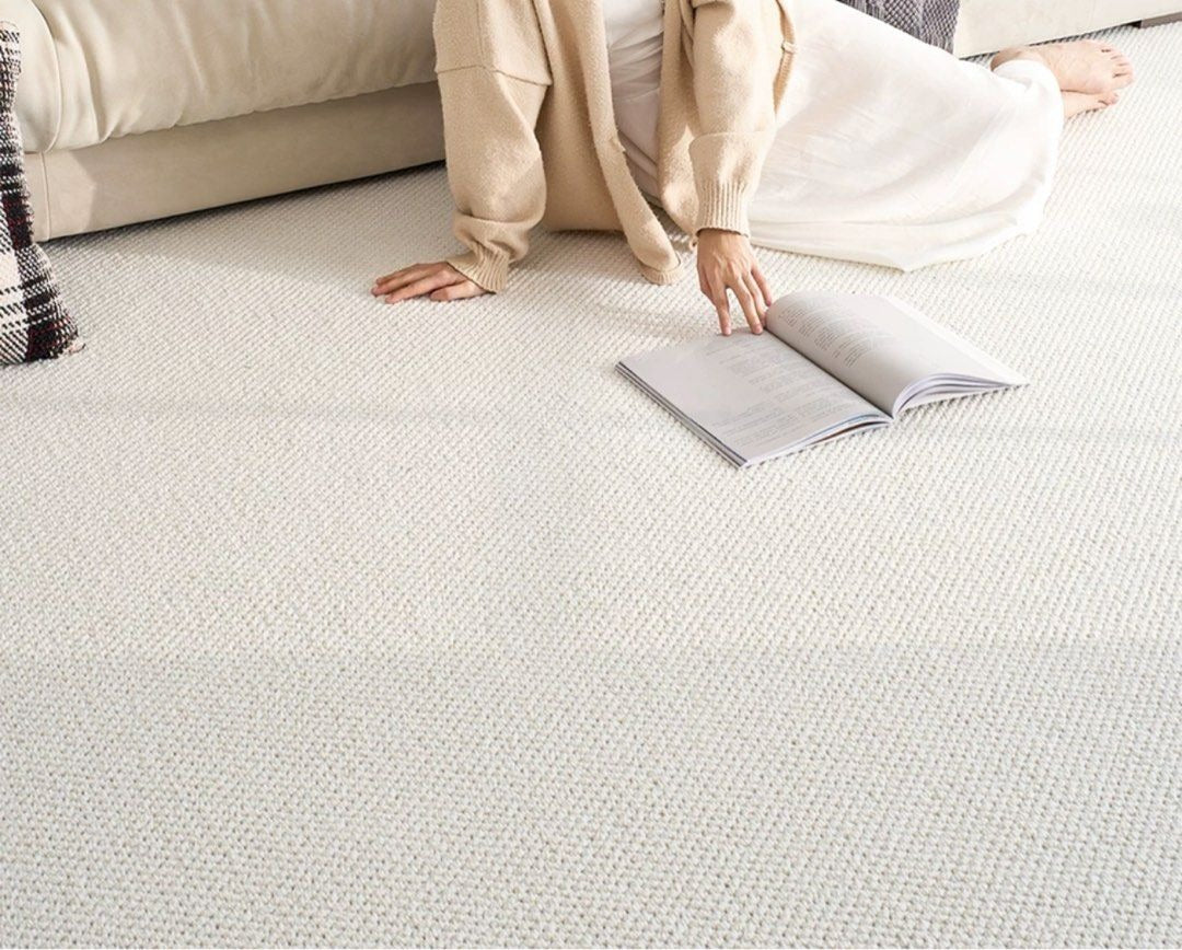MICHAEL Minimalist Wool Rug