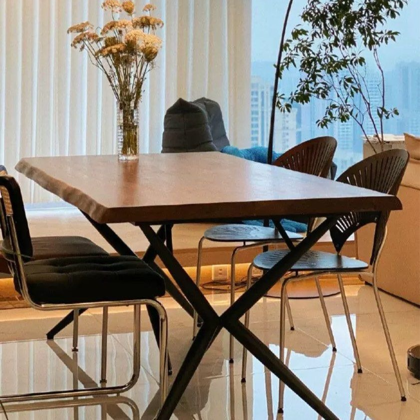 HEARNS Rustic Soljd Wood Dining Table