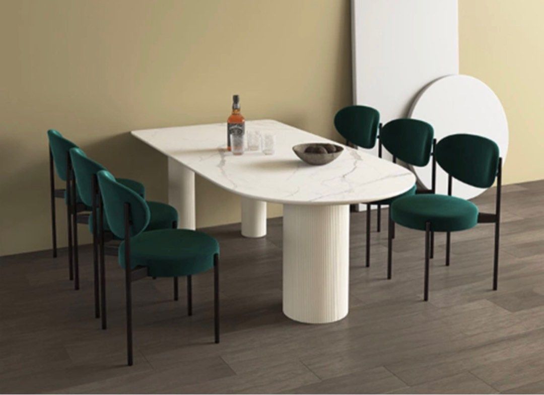 ARISIA Dining Chair