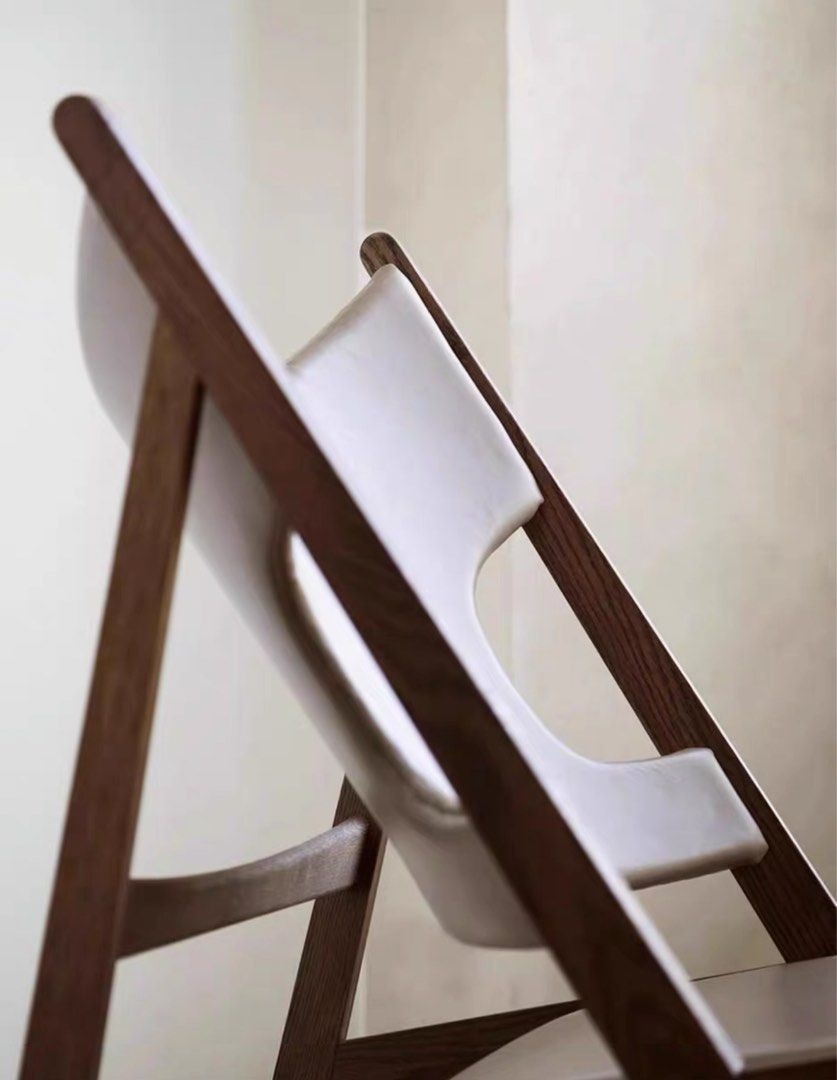 WILLIAM Modern Lounge Chair