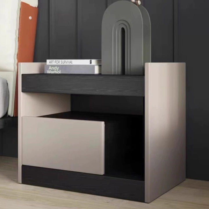 REZON Modern Bedside Table