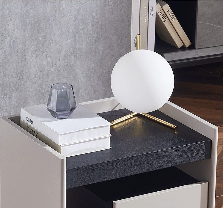 REZON Modern Bedside Table