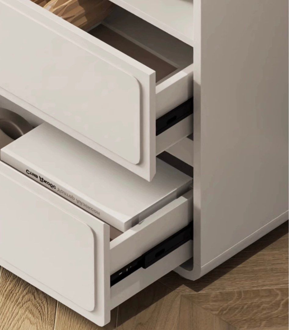 ISAC Modern Display Shelf