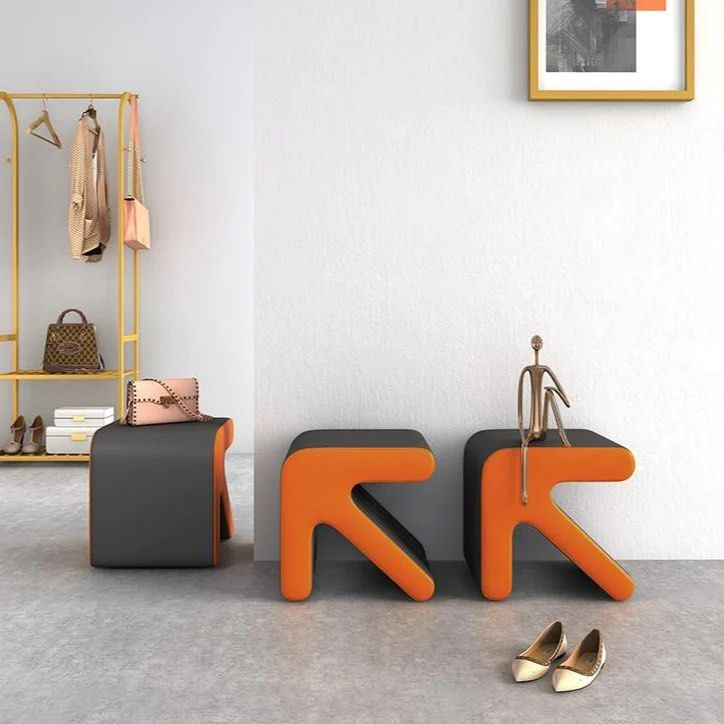 ENRICO Arrow Ottoman