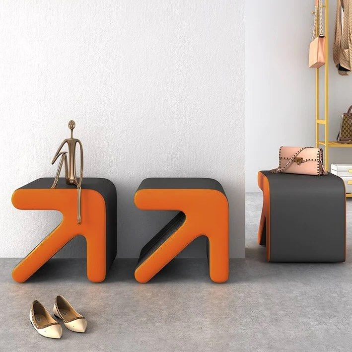 ENRICO Arrow Ottoman