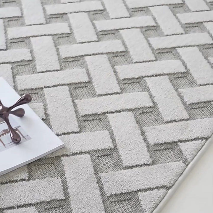 LUTHIEN Modern Wool Rug