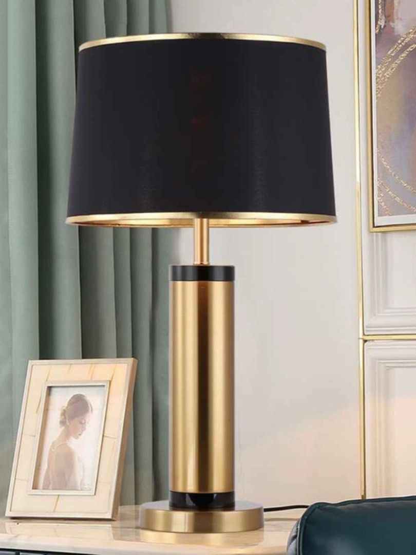TIZA Modern Table Lamp