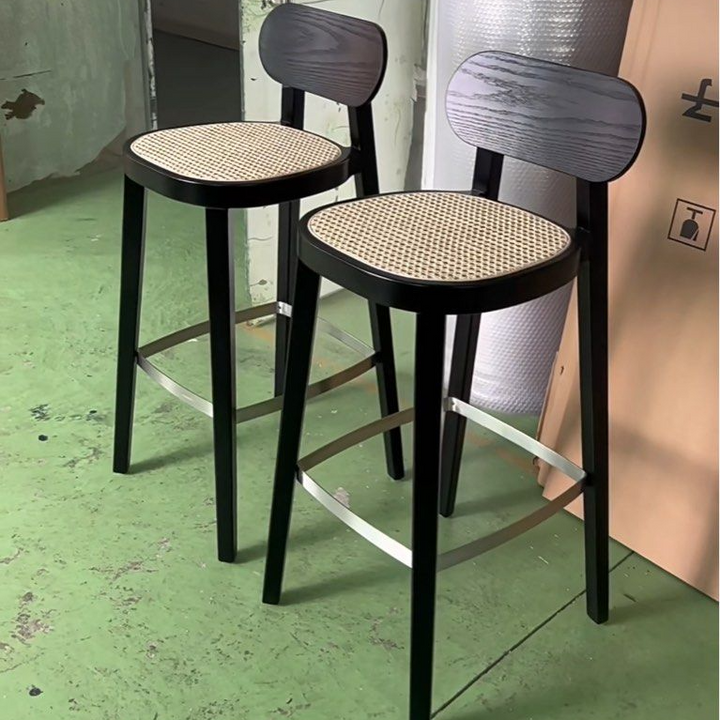VERO Modern Bar Stool