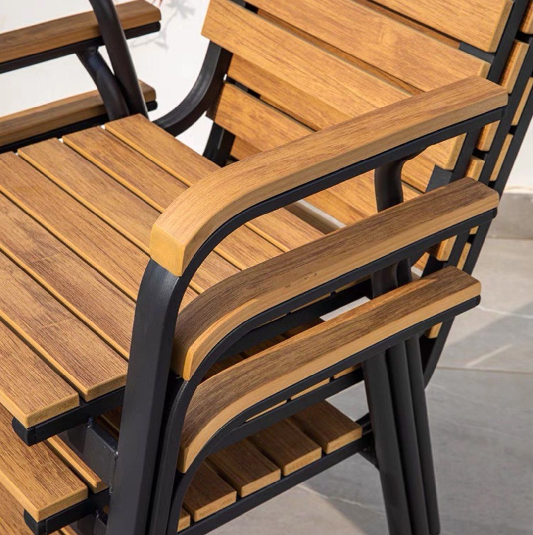 VIKTOR Modern Outdoor Table & Chairs