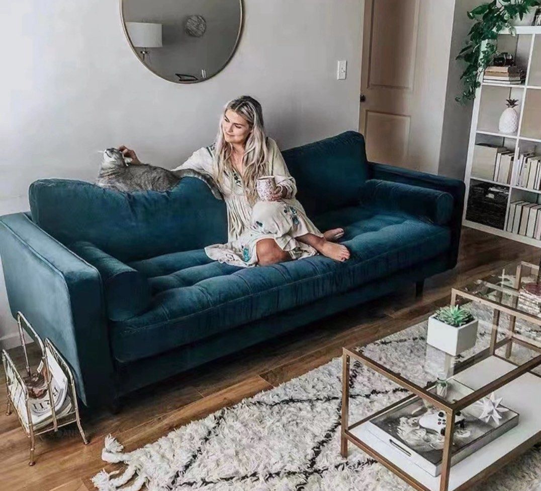 VANDELOR Classic Velvet Sofa
