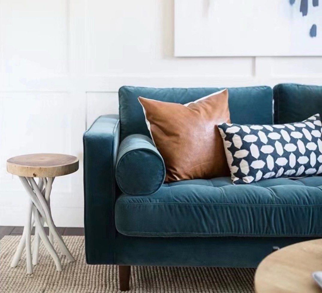 VANDELOR Classic Velvet Sofa